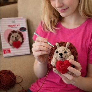 HEDGEHOG Crochet Kit Hedgehog Needle Creations Stich Sew Craft